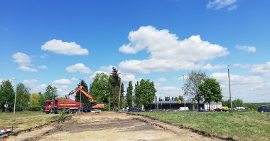17 kwietnia rozpoczęła się budowa pierwszego przy stacji paliw Lotos, który połączy ul. Lechicką z ul. Naramowicką (północno-zachodni rejon skrzyżowania) fot. PIM
