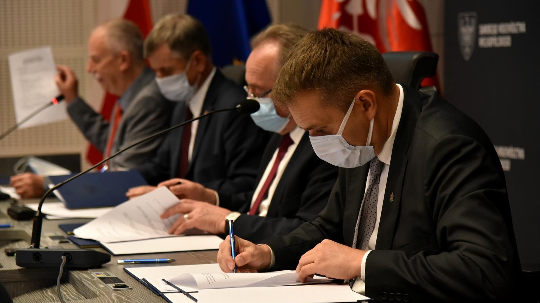 Od prawej siedzą: Mariusz Wiśniewski, Wojciech Jankowiak, Marian Szkudlarek i Bogdan Frąckowiak