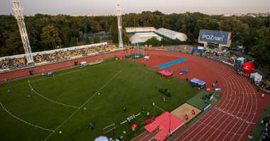 Zdjęcie przedstawia stadion na Golęcinie widziany z góry.