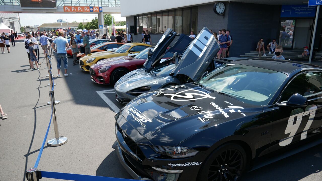 Galeria zdjęć przedstawia relację z zeszłorocznego Poznań Moto Fest. - grafika artykułu