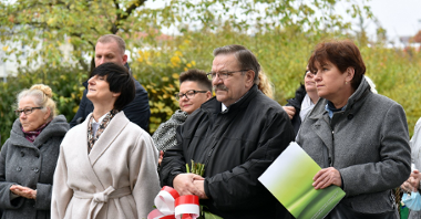 Zdjęcie przedstawia przedstawicieli Związku Nauczycielstwa Polskiego.