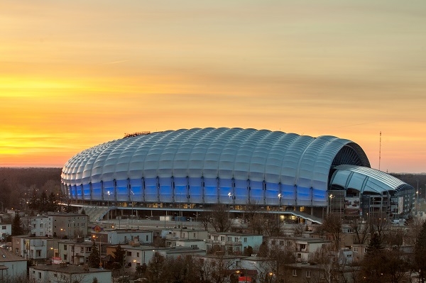 Stadion przy ul. Bułgarskiej o zachodzie słońca - grafika artykułu