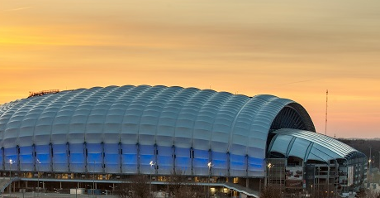 Stadion przy ul. Bułgarskiej o zachodzie słońca
