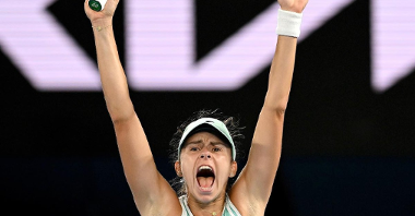 Triumfująca Magda Linette po zwycięstwie w Australian Open