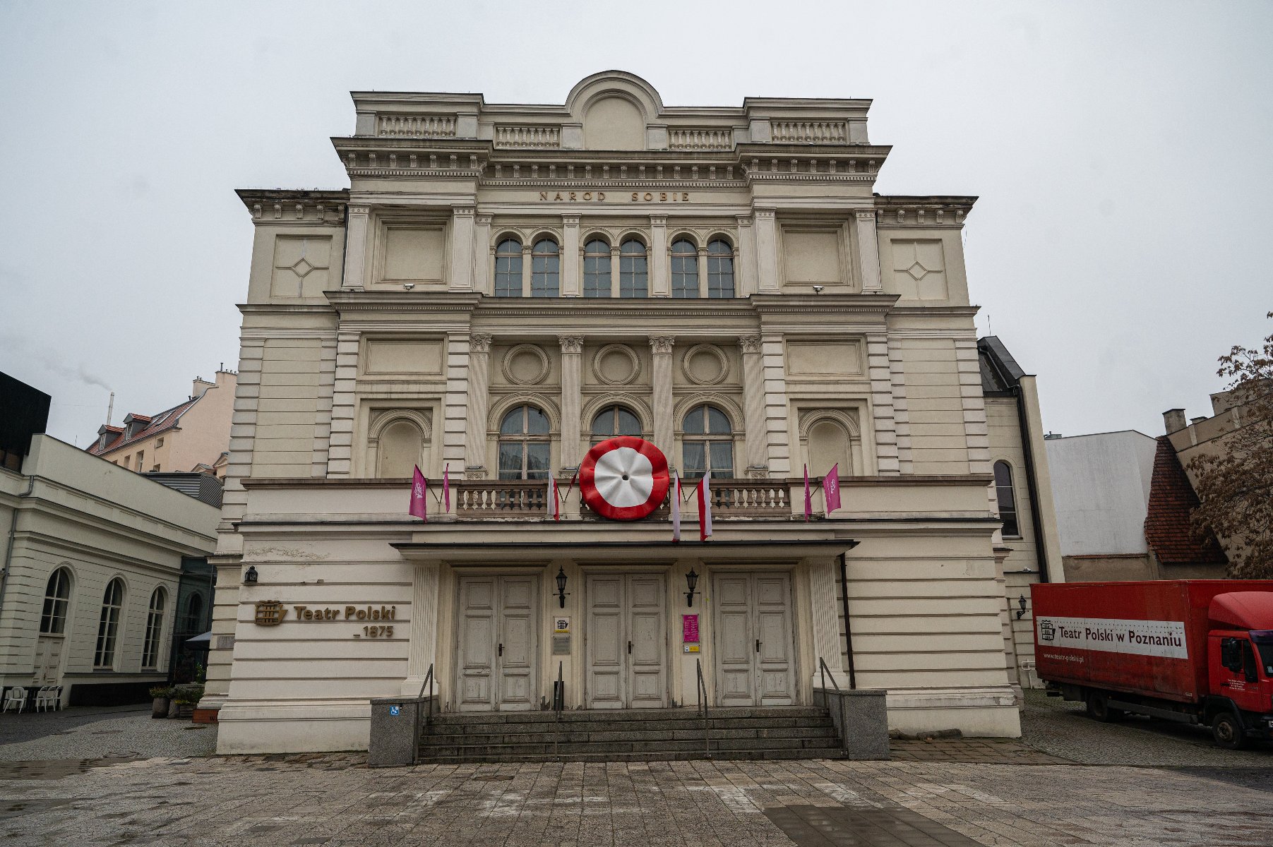 Na zdjęciu budynek Teatru Polskiego - grafika artykułu