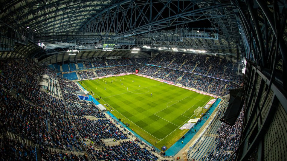 Na zdjęciu stadion w Poznaniu, wypełniony ludźmi