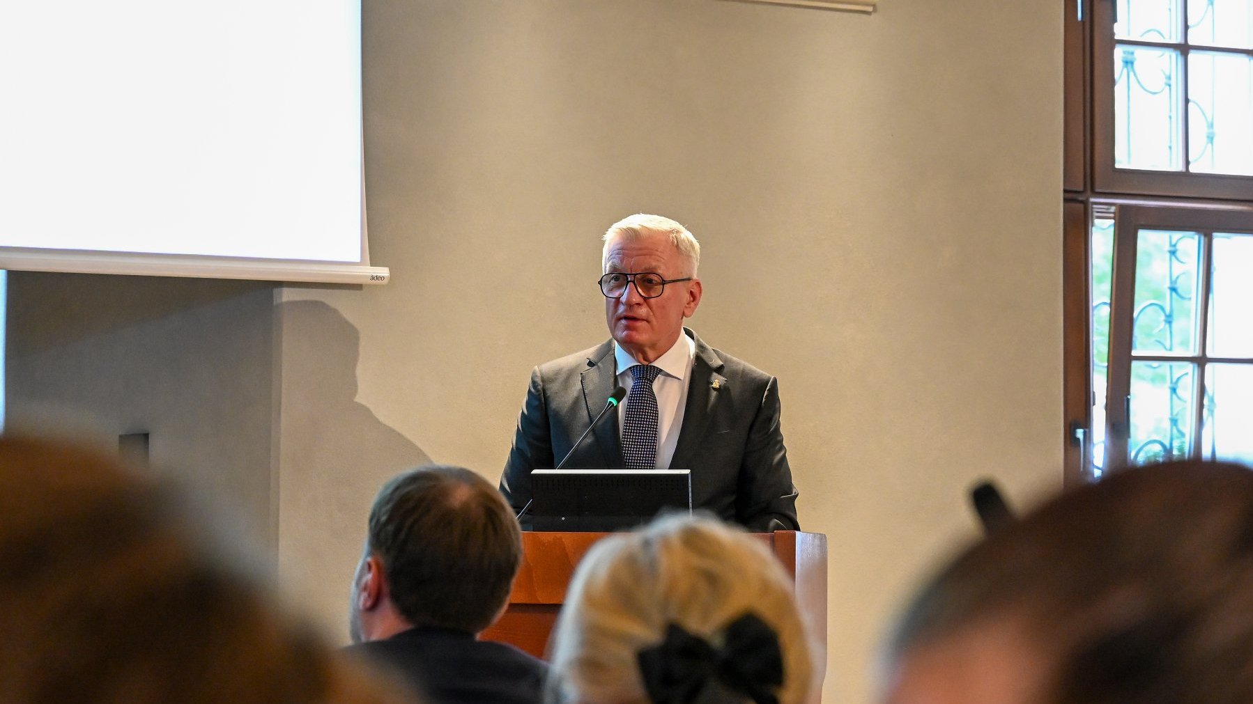 Na zdjęciu prezydent Poznania przy mównicy