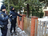 Strażnicy przeprowadzają kontrole