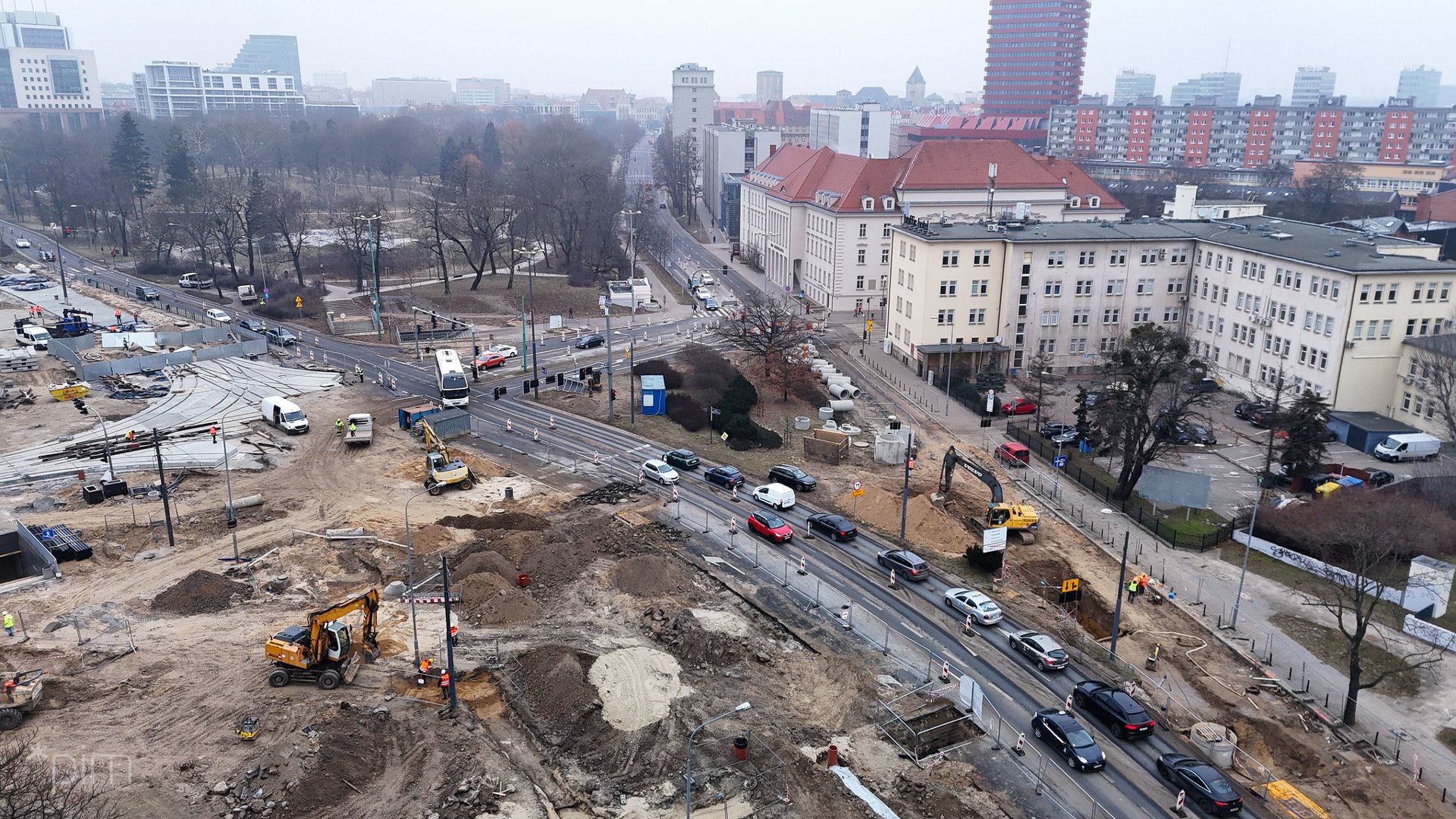 Widok na przebudowywane skrzyżowaniu ulic Królowej Jadwigi, Wierzbięcice, Matyi i Al. Niepodległości