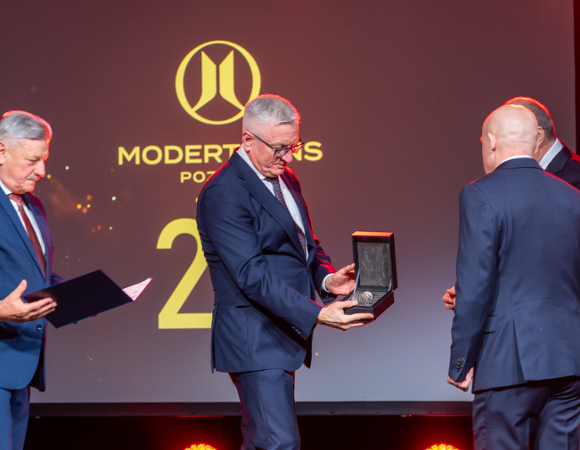 Wręczenie Srebrnej Pieczęci Miasta Poznania spółce Modertrans