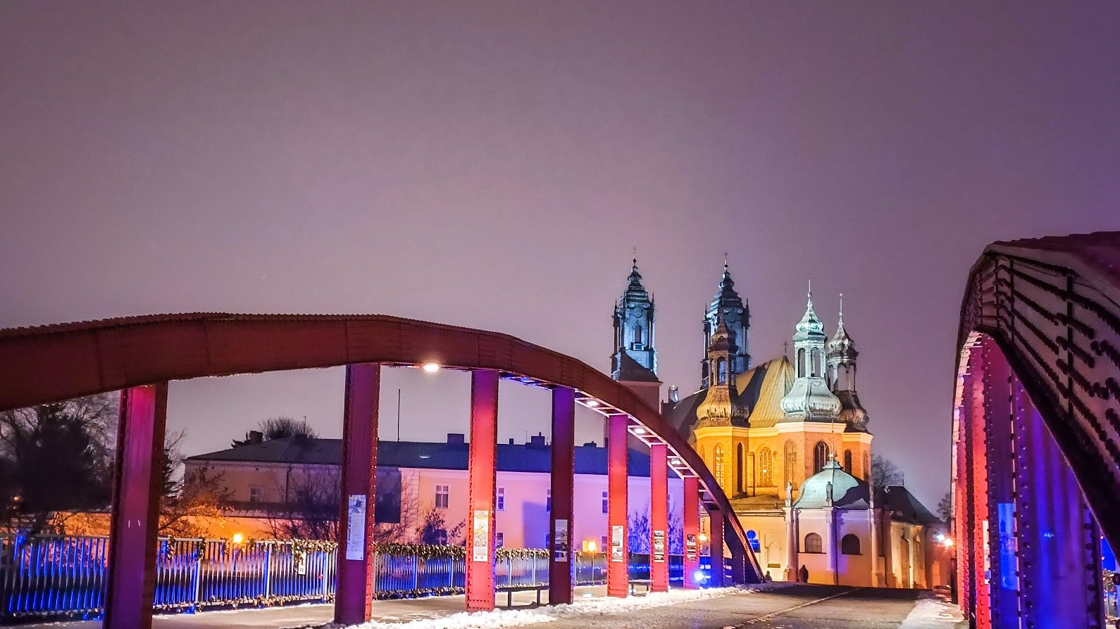 A bridge in Śródka with a view on the Poznań Catherdral