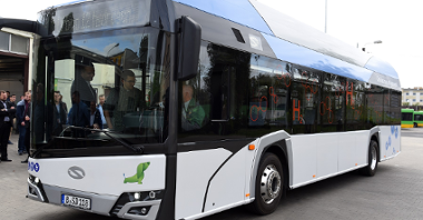 W Poznaniu, pierwszym polskim mieście, został zaprezentowany autobus wodorowy Solarisa