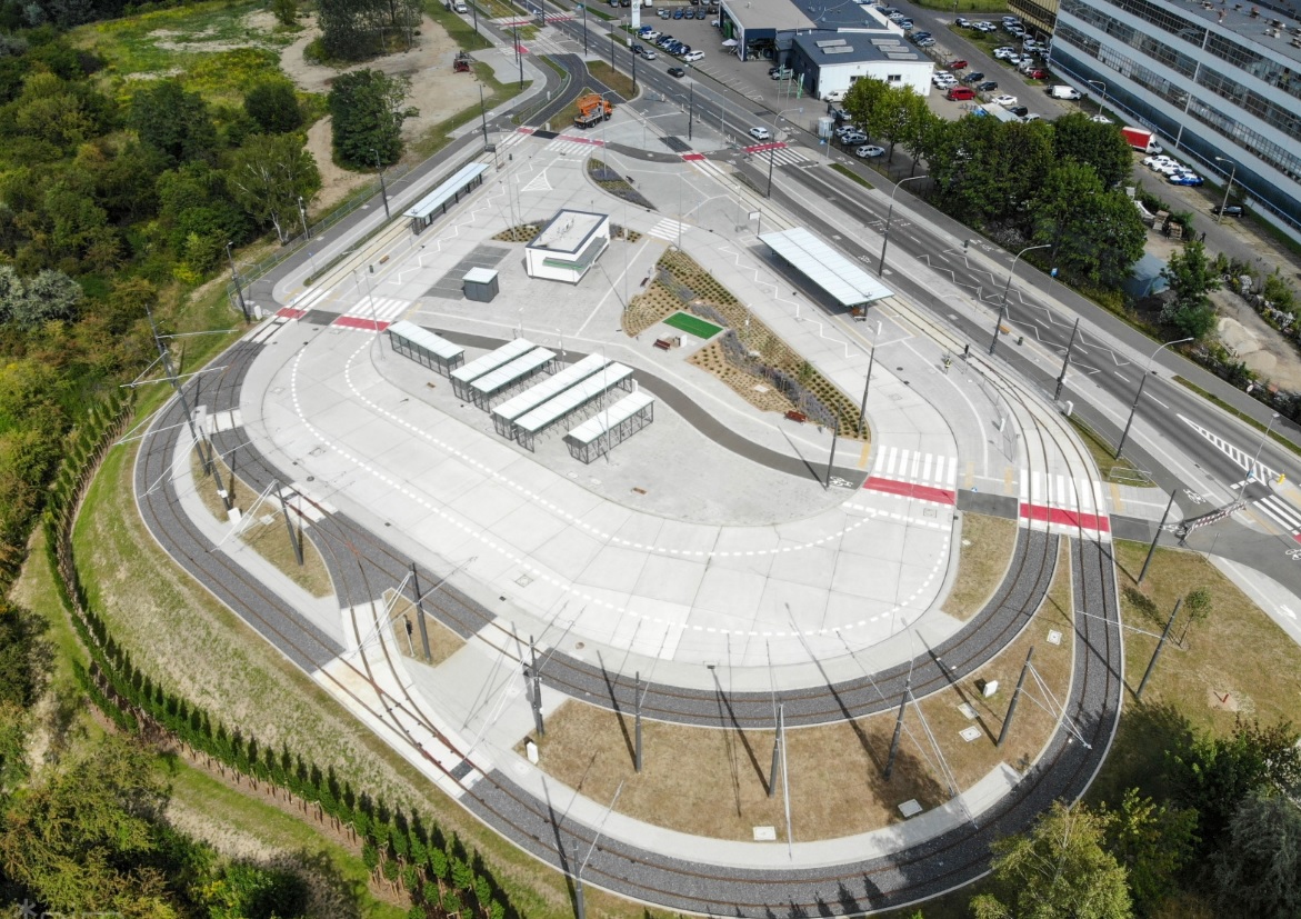 Pętla tramwajowo-autobusowa przy ul. Unii Lubelskiej czeka na pasażerów - grafika artykułu