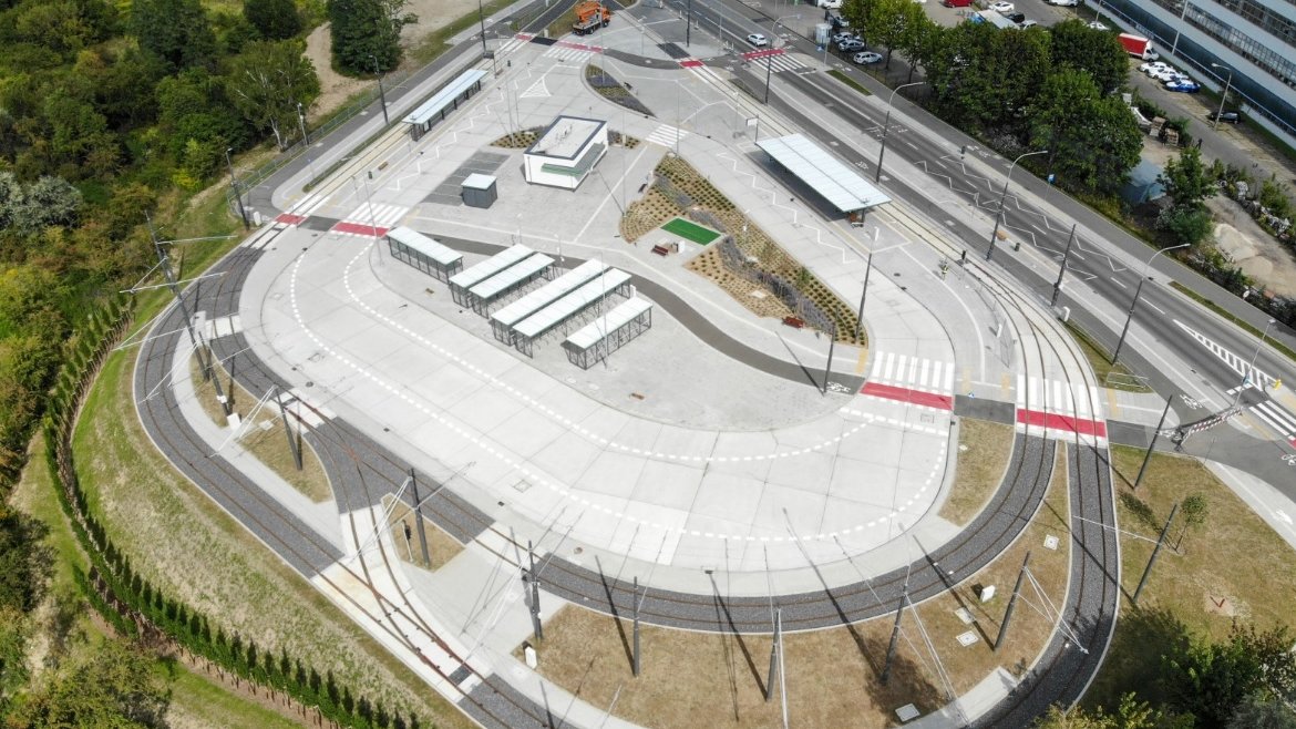 Pętla tramwajowo-autobusowa przy ul. Unii Lubelskiej czeka na pasażerów