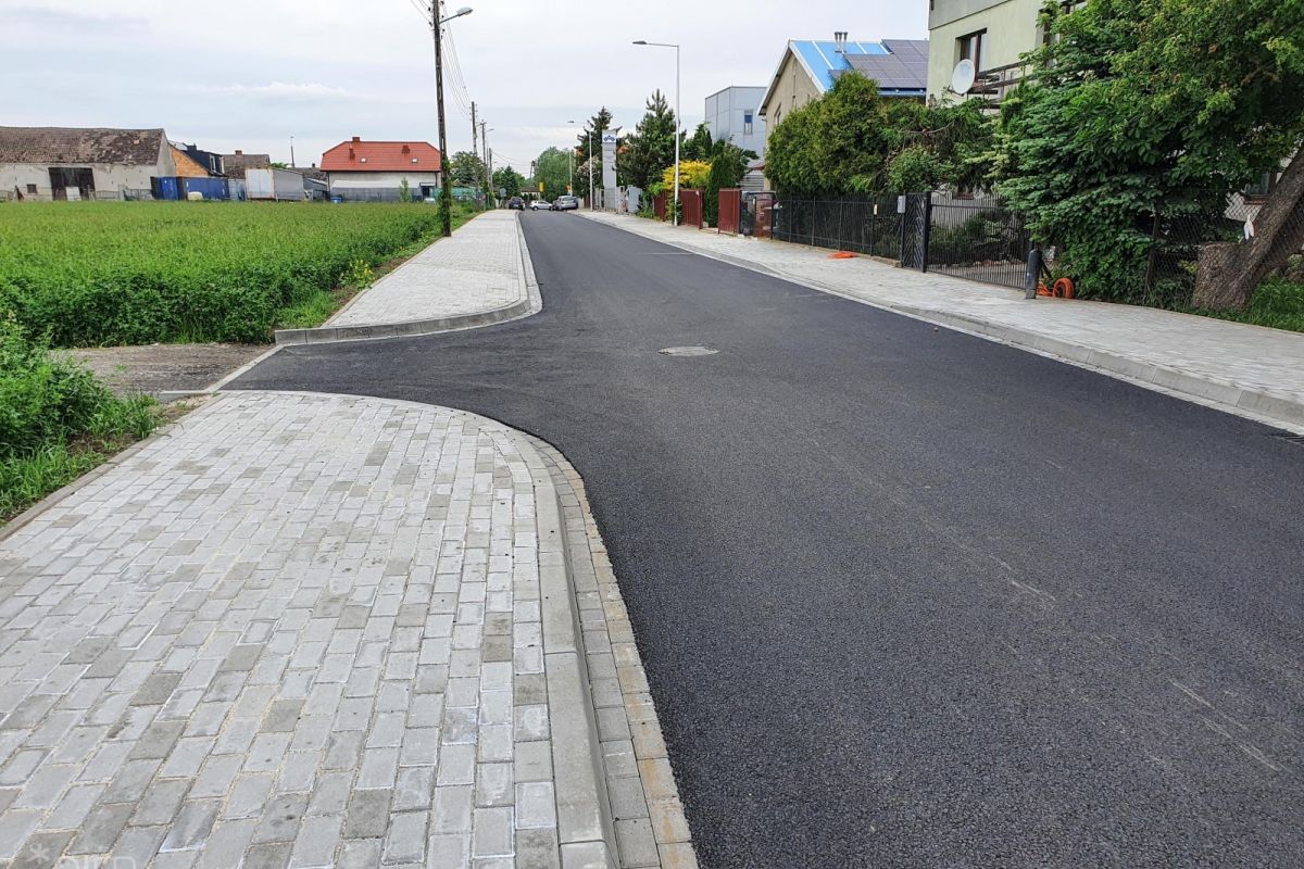 Ulica Rozwadowska utwardzona i oświetlona (foto: ZDM) - grafika artykułu