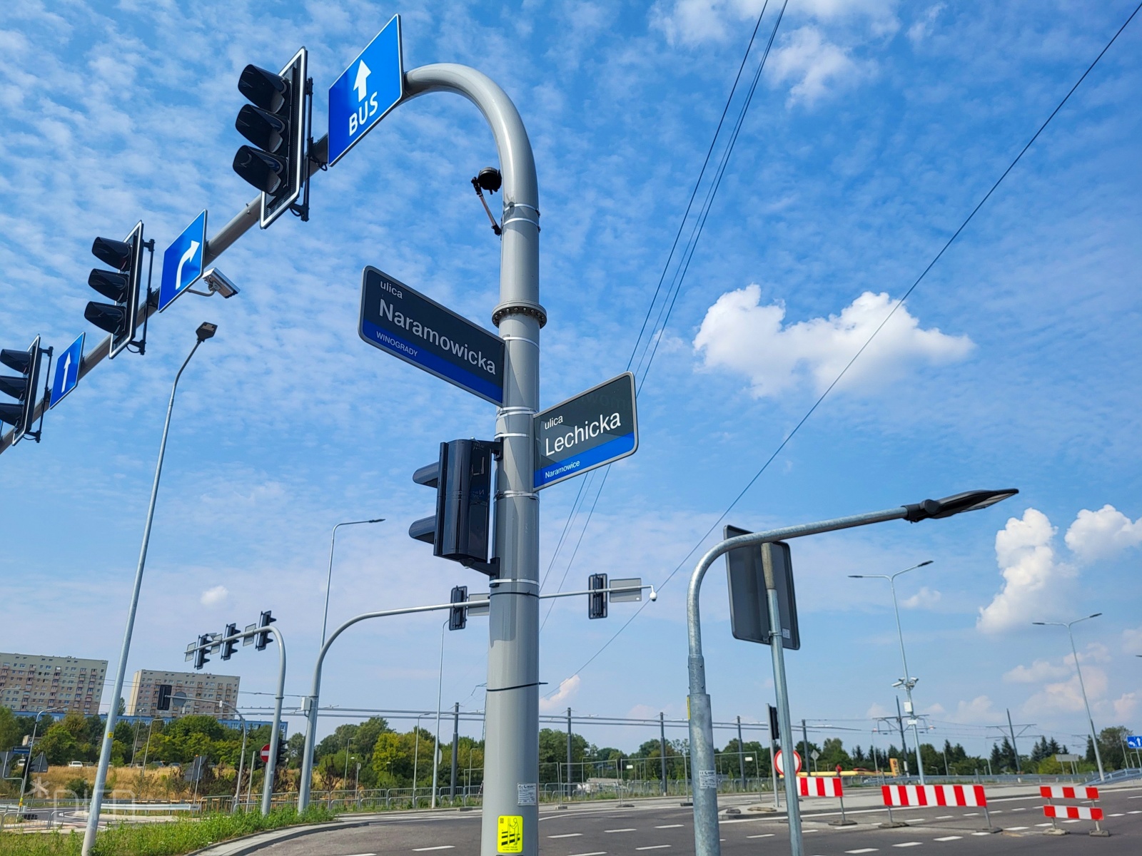 Otwarcie wiaduktów drogowych nad ul. Lechicką - grafika artykułu