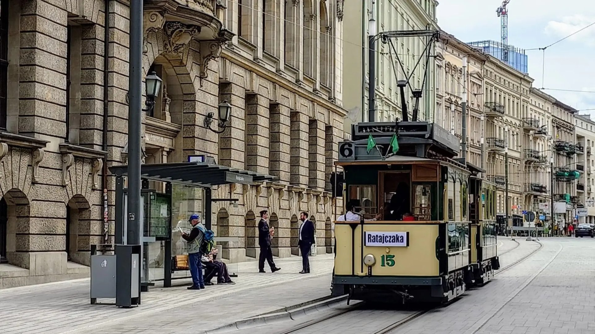 Historyczny tramwaj nr 15 naul. Ratajczaka - grafika artykułu
