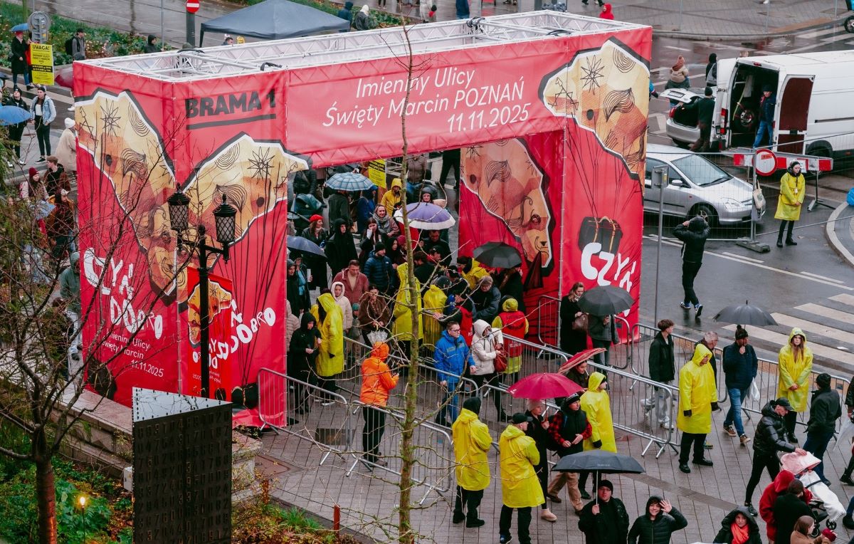 bramka wejściowa na teren wydarzeń związanych z Imieninami Ulicy Święty Marcin - więcej w treści artykułu
