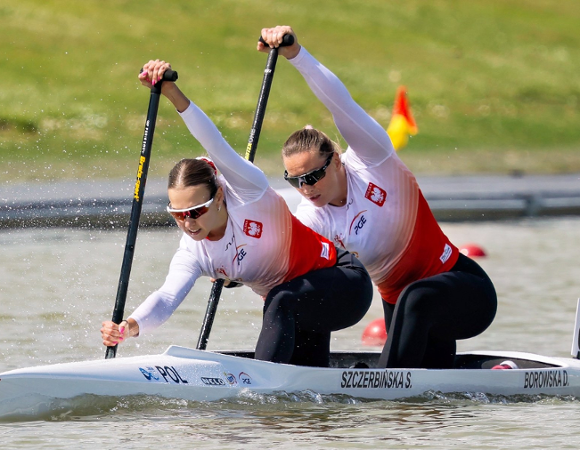 Dorota Borowska i Sylwia Szczerbińska w wyścigu kajakowym