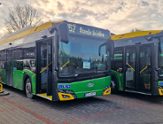 Elektryczny autobus ładowany złączem typu plug-in