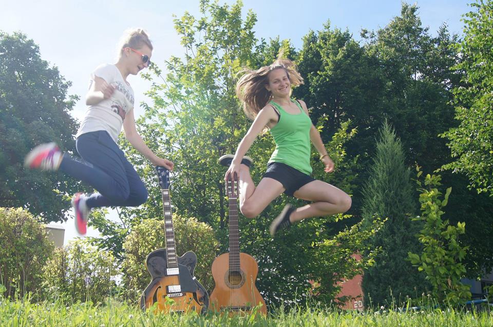 Foto: Dzieci z gitarami