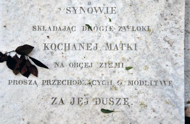 Fotografia płyty nagrobnej.