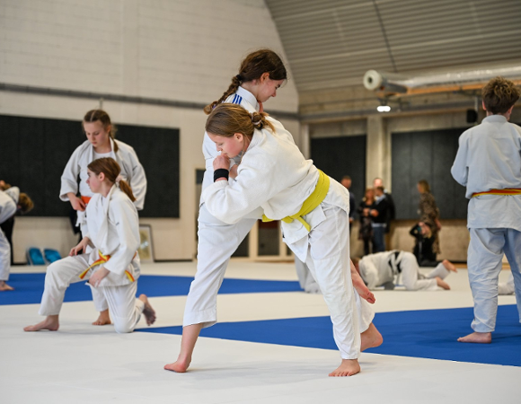 Galeria zdjęć nowej hali i z konferencji po zakończeniu budowy