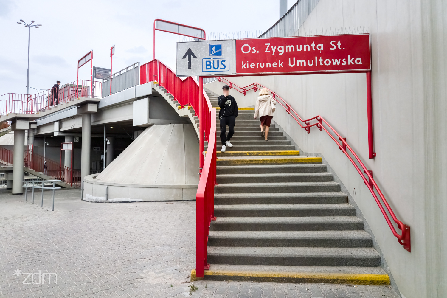 Galeria zdjęć obecnego oznakowania przy przystankach Poznańskiego Szybkiego Tramwaju
