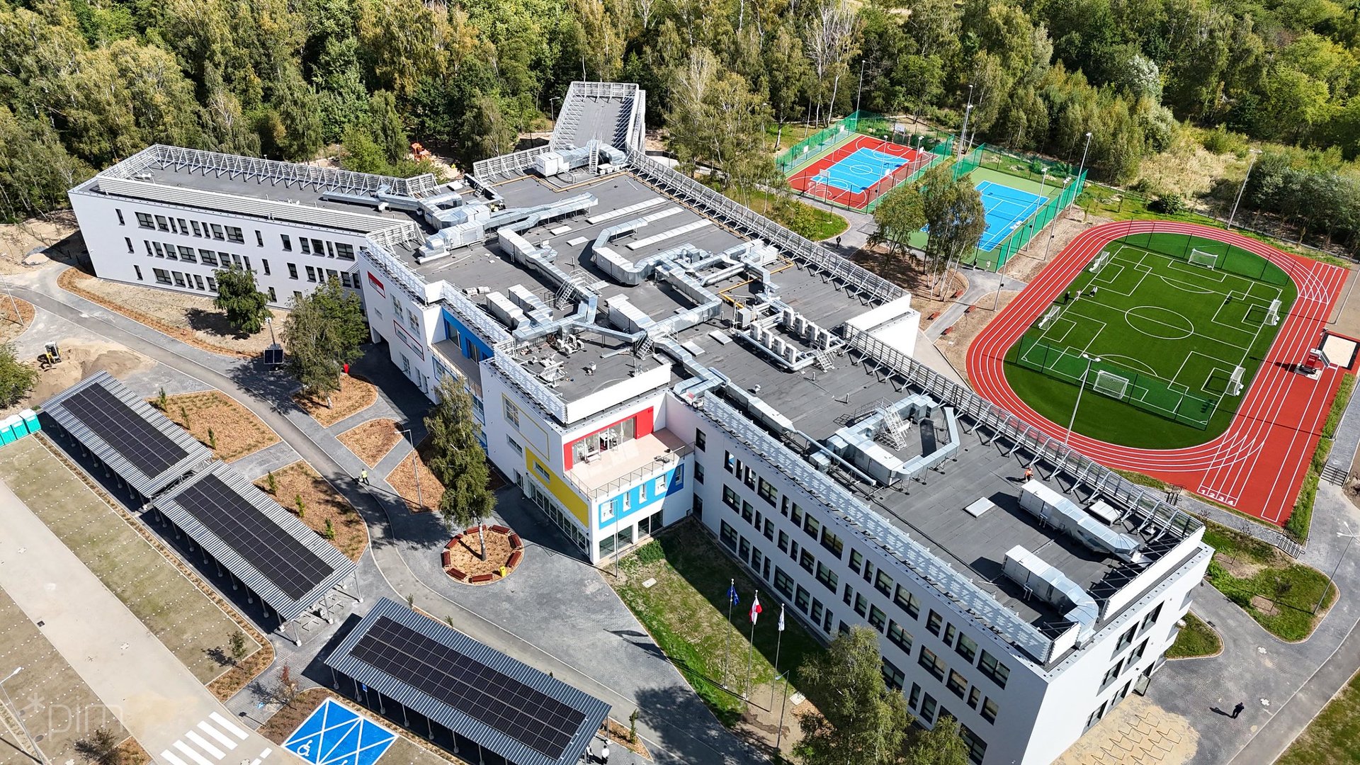 Galeria zdjęć szkoły na Strzeszynie i otoczenia wokół niej