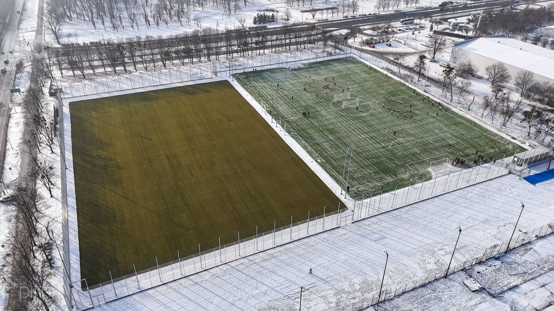 Galeria zdjęć z otwarcia nowych boisk treningowych do piłki nożnej przy Drodze Dębińskiej