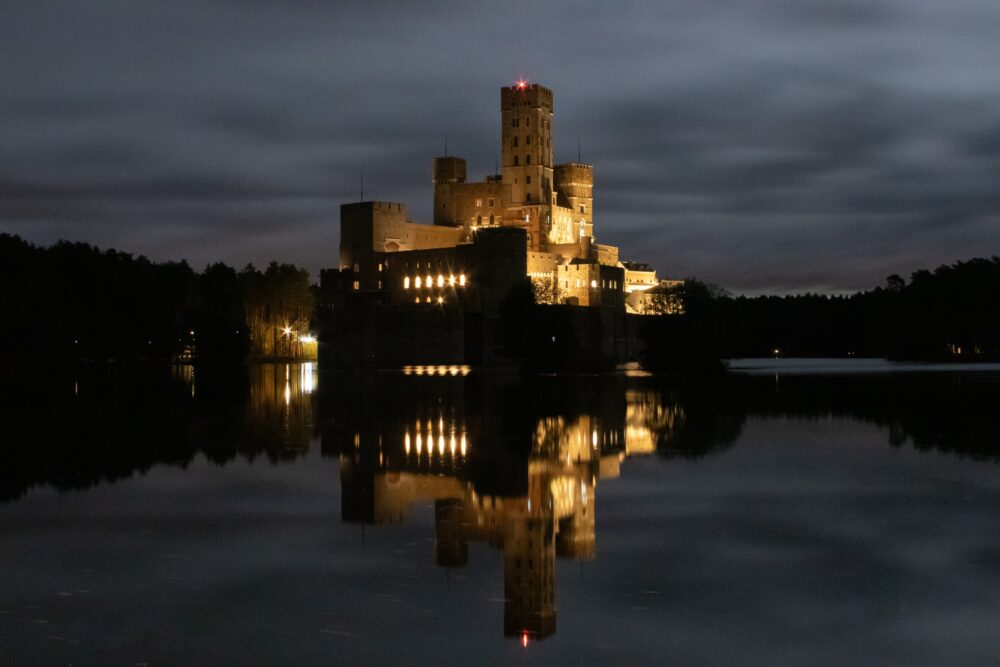 Na grafice plakat wydarzenia.