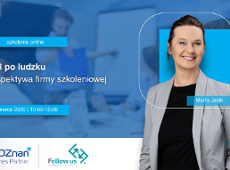 Grafika promocyjna szkolenia. W tle widać zespół pracujący nad czymś.