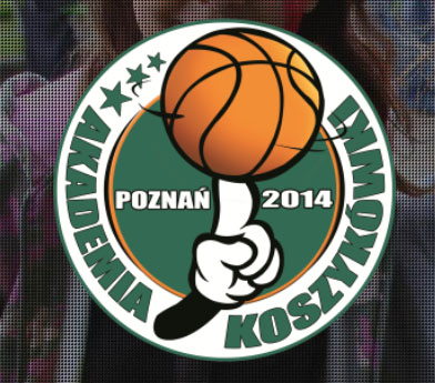 Piłka do kosza na palcu wskazującym w srodku koła. Dookoła napis: Akademia Koszykówki.