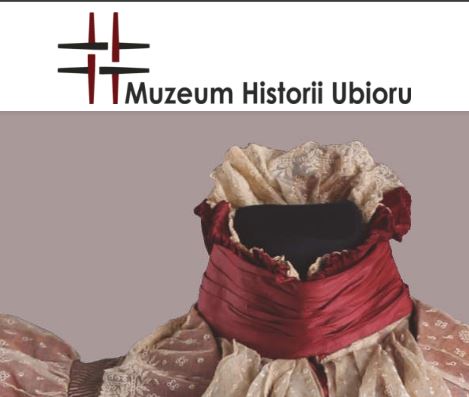 Logo Muzeum historii ubioru. Poniżej fragment sukni ze stójką i czerwoną chustką.