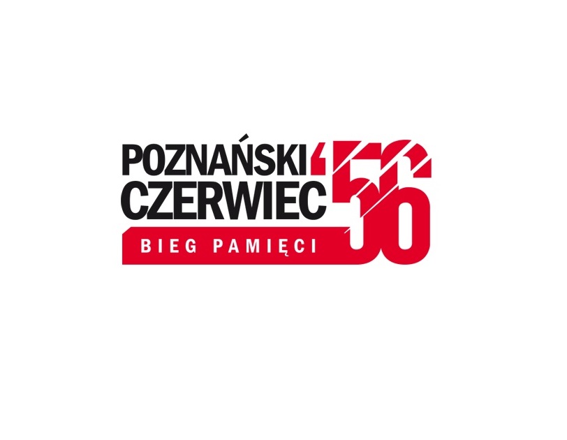 Logotyp Biegu Czerwca '56 - czarny napis Poznański Czerwiec, poniżej biały napis na czerwonym tle Bieg pamięci, a obok czerwone '56