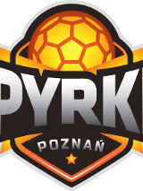 Logotyp KS Pyrek Poznań - biały napis na tle złotej piłki do piłki ręcznej, a poniżej nazwa miasta na czarnym tle ze złotą gwiazdką