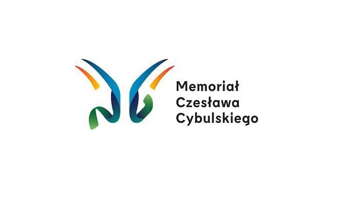 Logotyp Memoriału Czesława Cybulskiego - niebiesko-żółto-zielone logo oraz czarna nazwa imprezy