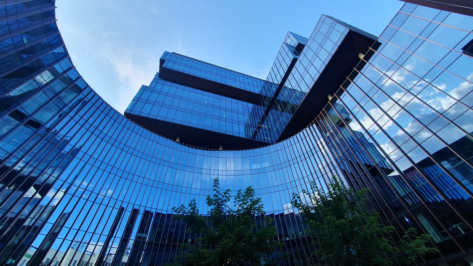 Na zdjęciu biurowiqec w Poznaniu