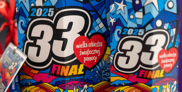 Na zdjęciu dwie kolorowe skarbonki WOŚP