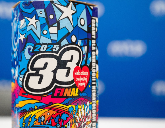 Na zdjęciu kolorowa skarbonka WOŚP