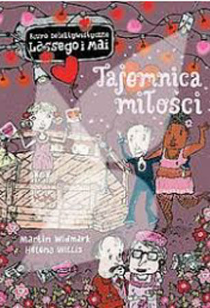 Okładka książki.Pary wśród kwiatów. Pani na ławce z kartkami, na których sa serca.