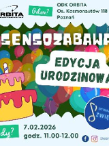 Kolorowa grafika z tłem pełnym balonów w różnych barwach. Z lewej strony widać rysunkowy tort urodzinowy z polewą i świeczkami, a całość utrzymana jest w imprezowym stylu z miękkimi, falującymi kształtami. Na środku widać napisy będące szczegółami na temat wydarzenia, które są zawarte w treści artykułu.