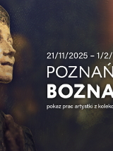 Na pierwszym planie z lewej strony widać rzeźbę przedstawiającą kobietę. Tło jest rozmyte utrzymane w cimnych barwach, przełamane jasną, żółto-zieloną i pomarańczową strugą światła. Z prawej strony informacje dotyczące wydarzenia zawarte w treści artykułu.