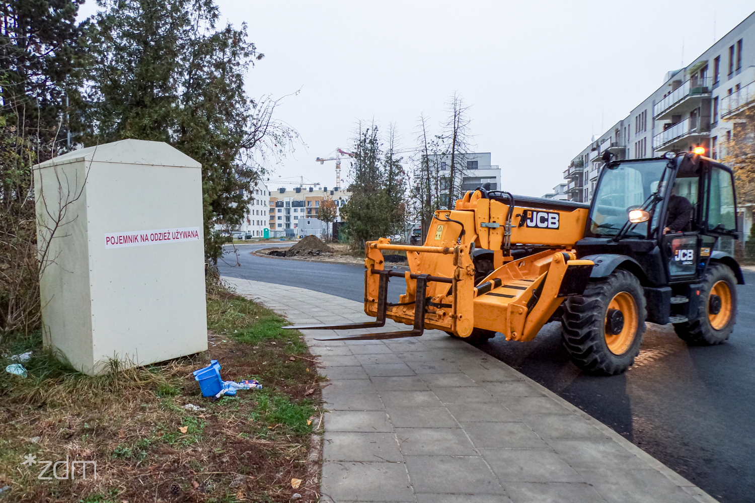 Usuwanie nielegalnego kontenera na odzież