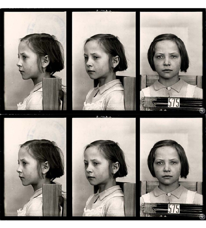 Grafika przedstawia trzy zdjęcia dziewczynki, w różnych pozach.