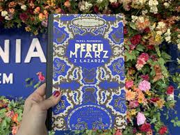 Na zdjęciu okładka książki Perfumiarz z Łazarza.