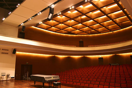 zdjęcie wnętrza Auli Nova