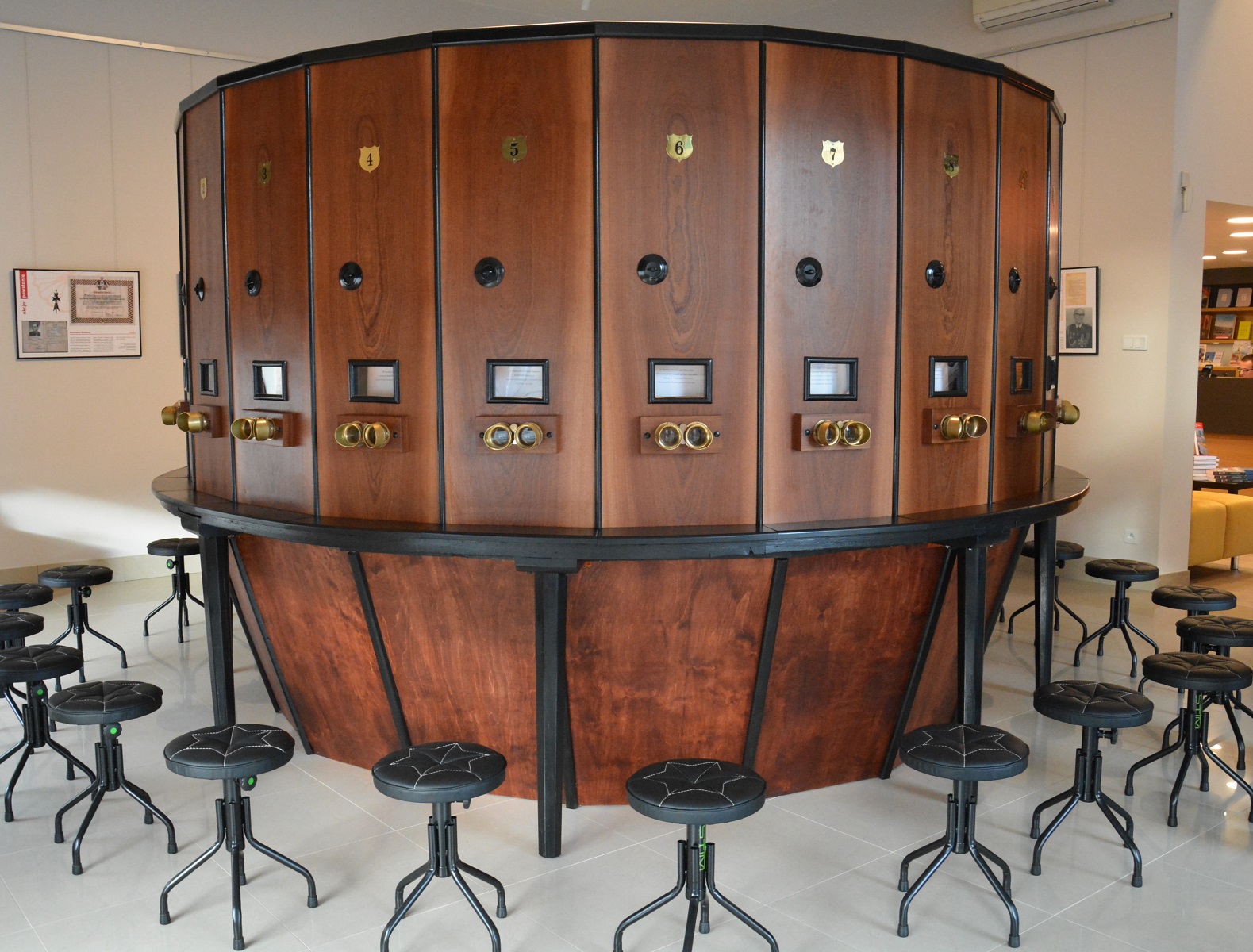 Na zdjęciu Fotoplastykon Poznański.