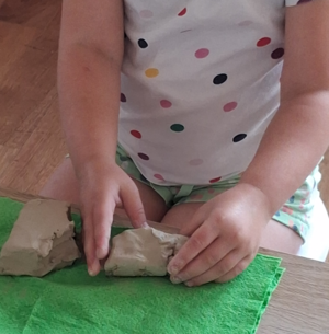 Na zdjęciu fragment warsztatów dla dzieci.