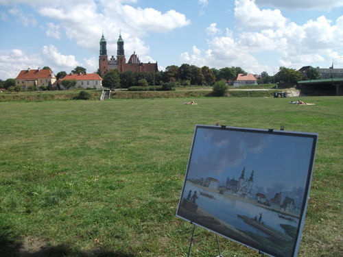 zdjęcie pleneru, w tle Ostrów Tumski